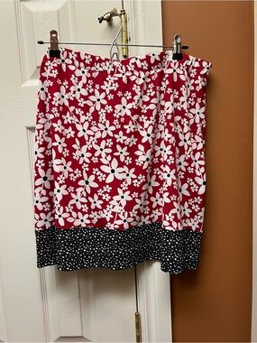 Susan Graver Red and White Floral Skort with Black Polka Dot Hem